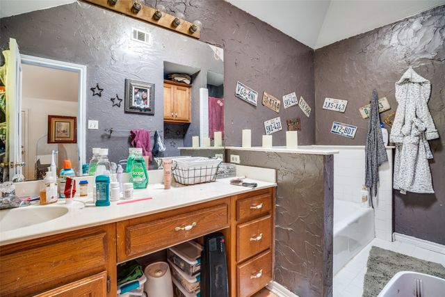 330 High Ridge Drive, Krum, TX 76249