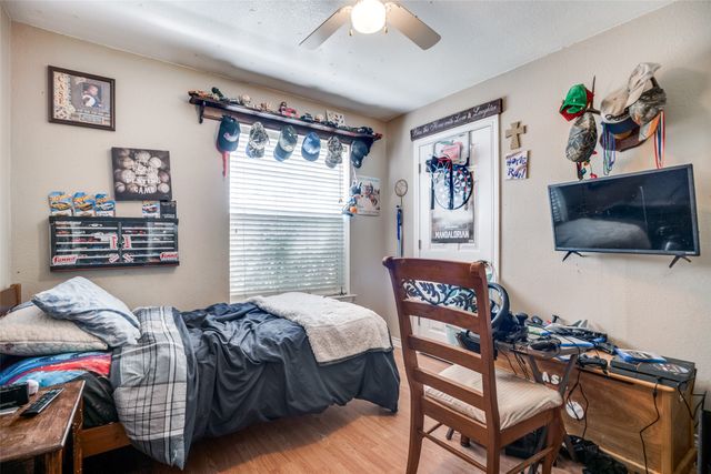 330 High Ridge Drive, Krum, TX 76249