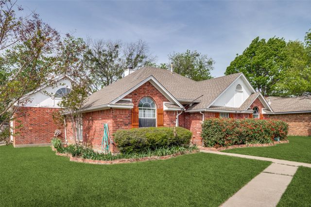 330 High Ridge Drive, Krum, TX 76249