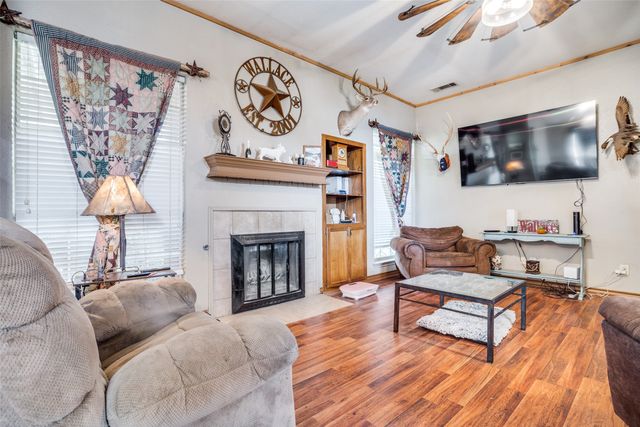 330 High Ridge Drive, Krum, TX 76249