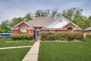 330 High Ridge Drive, Krum, TX 76249