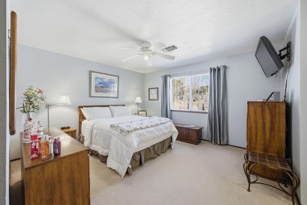 Image 19 of property listing at 11117 Orr Avenue NE, Albuquerque, NM 87111