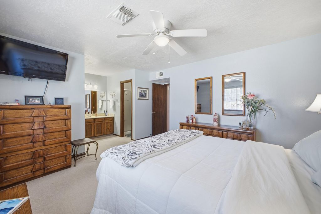 Image 20 of property listing at 11117 Orr Avenue NE, Albuquerque, NM 87111