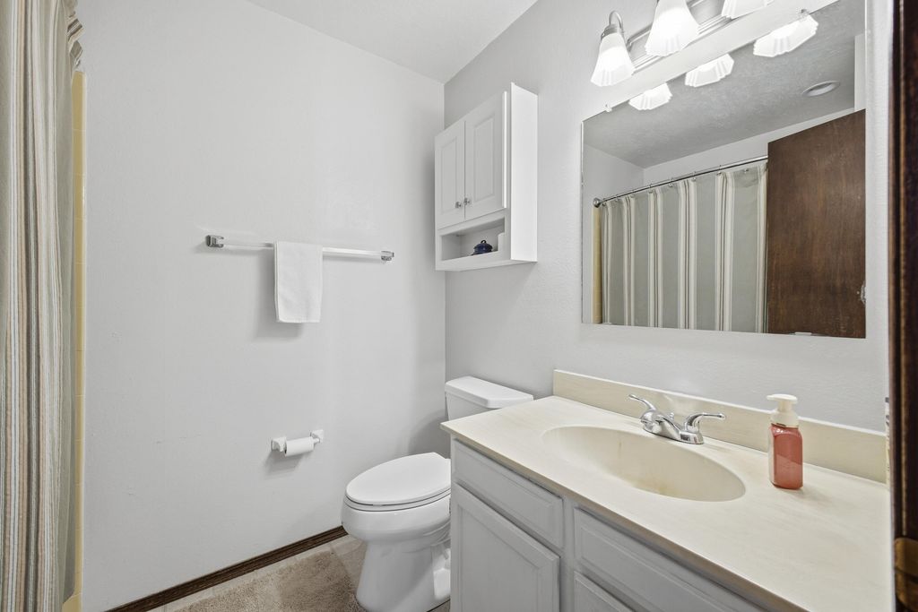 Image 25 of property listing at 11117 Orr Avenue NE, Albuquerque, NM 87111