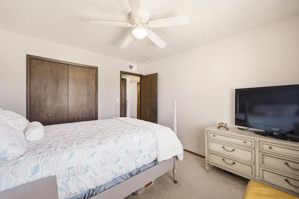 Image 27 of property listing at 11117 Orr Avenue NE, Albuquerque, NM 87111