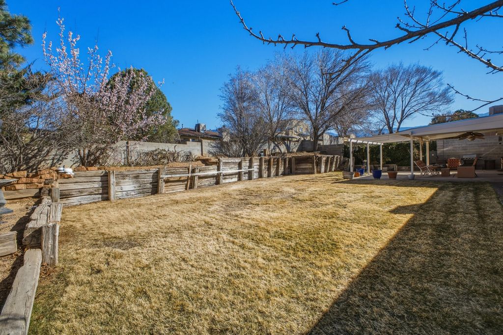 Image 33 of property listing at 11117 Orr Avenue NE, Albuquerque, NM 87111