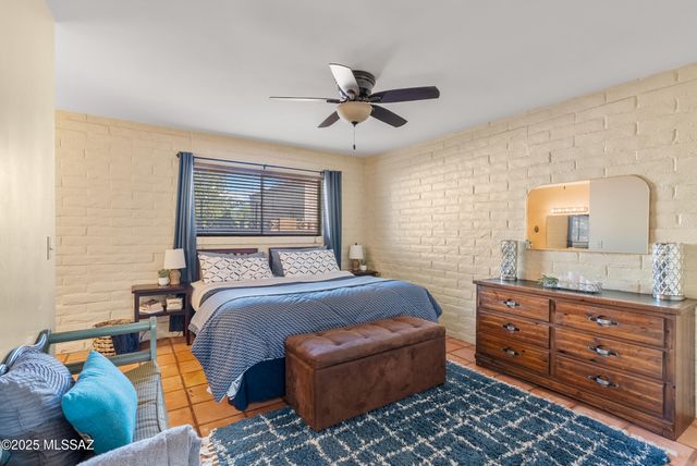 442 N Bull Run Drive, Tucson, AZ 85748
