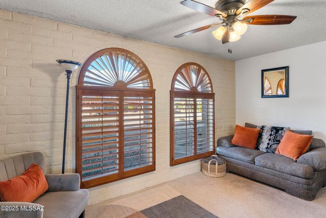 442 N Bull Run Drive, Tucson, AZ 85748