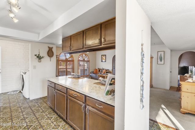 442 N Bull Run Drive, Tucson, AZ 85748