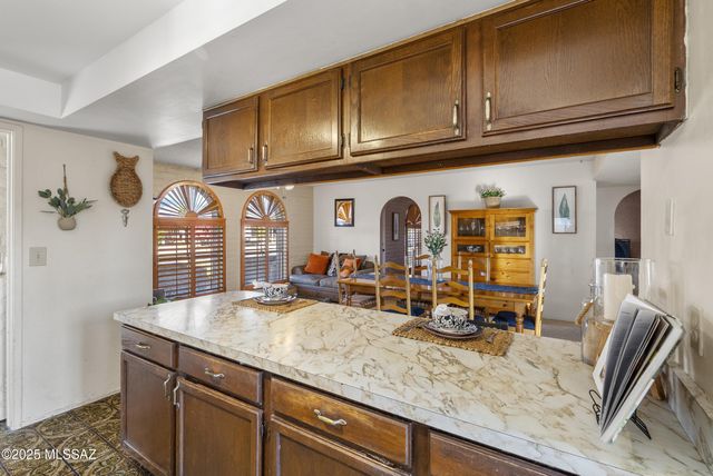 442 N Bull Run Drive, Tucson, AZ 85748