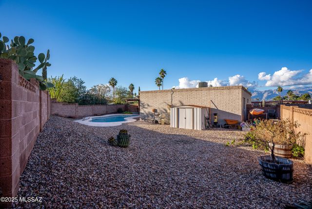 442 N Bull Run Drive, Tucson, AZ 85748
