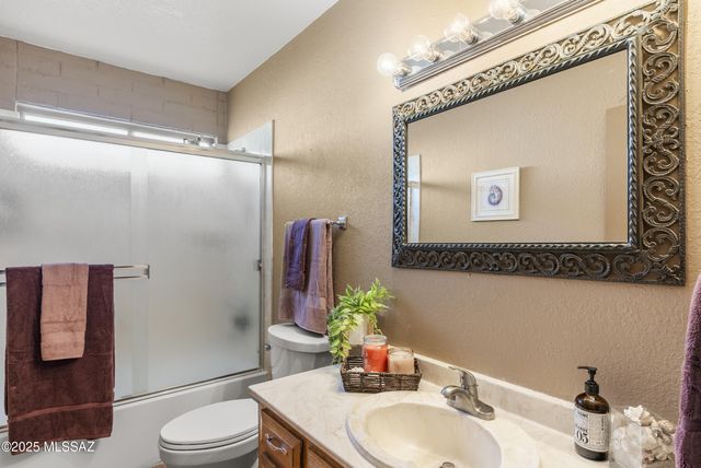 442 N Bull Run Drive, Tucson, AZ 85748