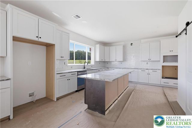 2451 Fairway Lane 52, Moore Twp, PA 18014