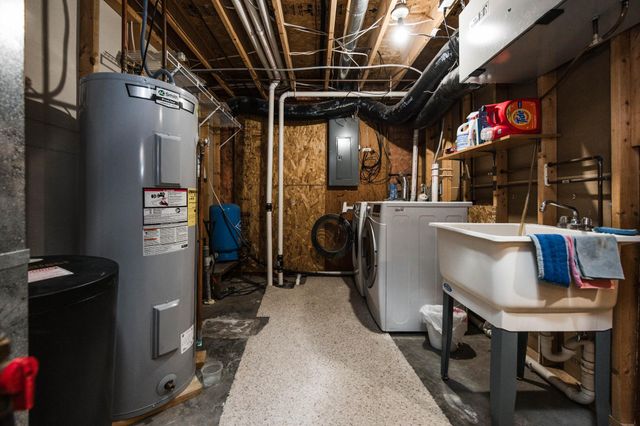 884 Willow Springs Road, Detroit Lakes, MN 56501