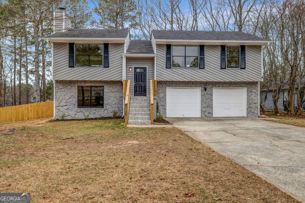8443 Park Ridge Lane, Riverdale, GA 30274