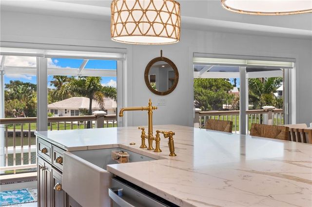 954 Whelk DR, Sanibel, FL 33957