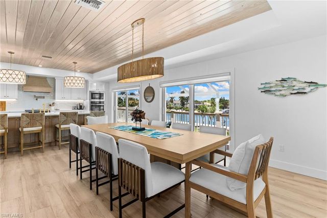954 Whelk DR, Sanibel, FL 33957