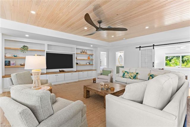 954 Whelk DR, Sanibel, FL 33957