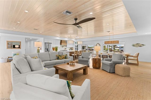 954 Whelk DR, Sanibel, FL 33957