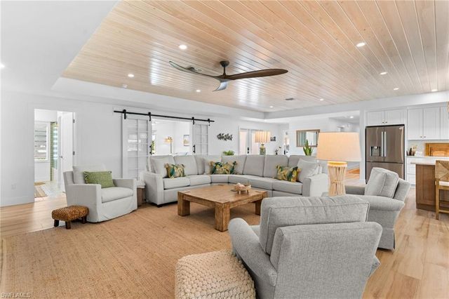 954 Whelk DR, Sanibel, FL 33957
