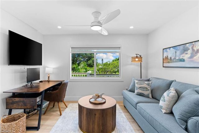 954 Whelk DR, Sanibel, FL 33957