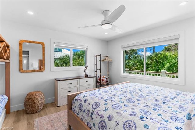 954 Whelk DR, Sanibel, FL 33957