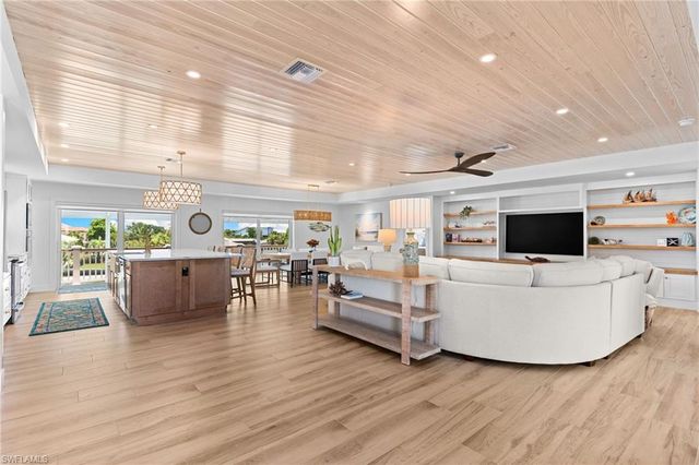 954 Whelk DR, Sanibel, FL 33957