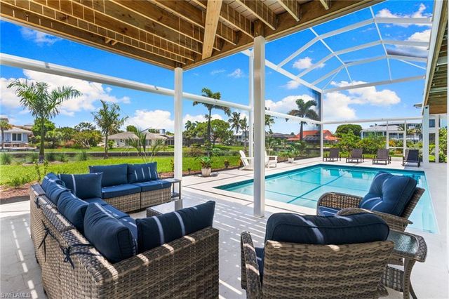 954 Whelk DR, Sanibel, FL 33957