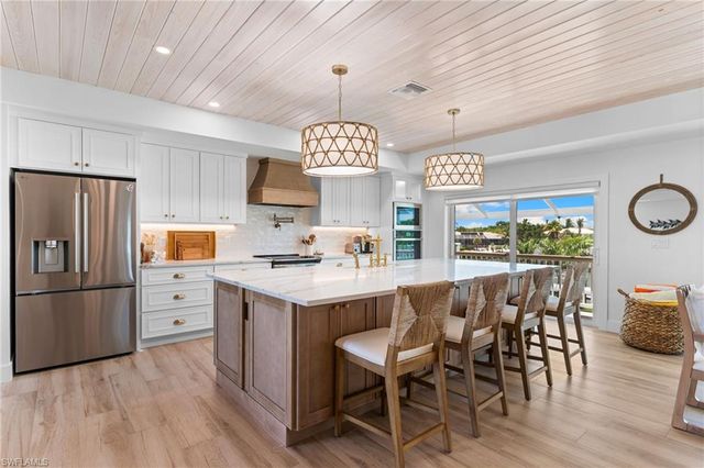 954 Whelk DR, Sanibel, FL 33957