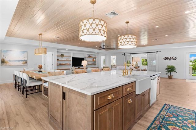 954 Whelk DR, Sanibel, FL 33957