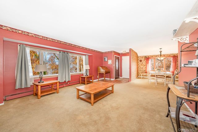 265 S 4th Street, Lindenhurst, NY 11757