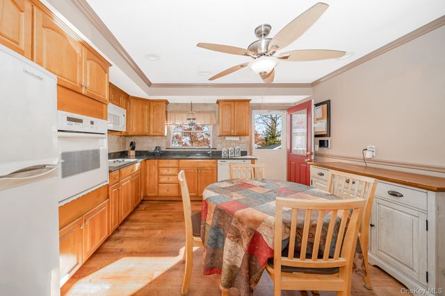 265 S 4th Street, Lindenhurst, NY 11757