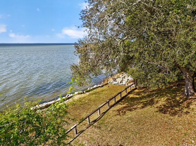 13947 FL-20, Niceville, FL 32578