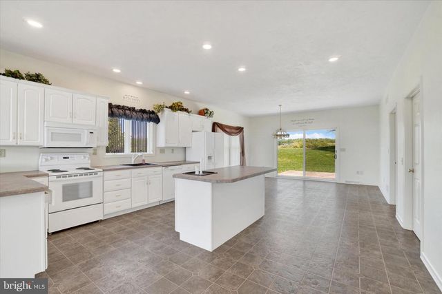 4192 EVERGREEN RD, Felton, PA 17322