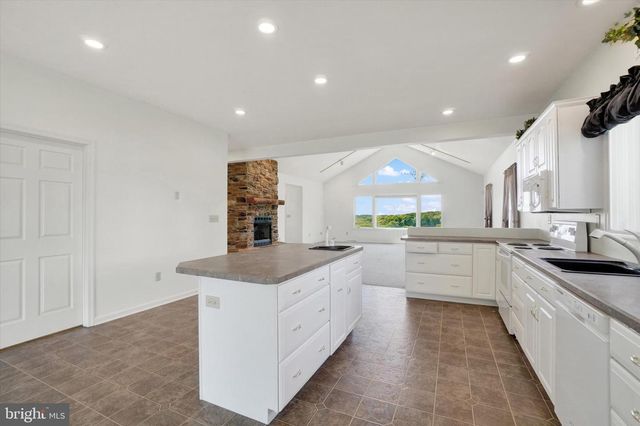 4192 EVERGREEN RD, Felton, PA 17322