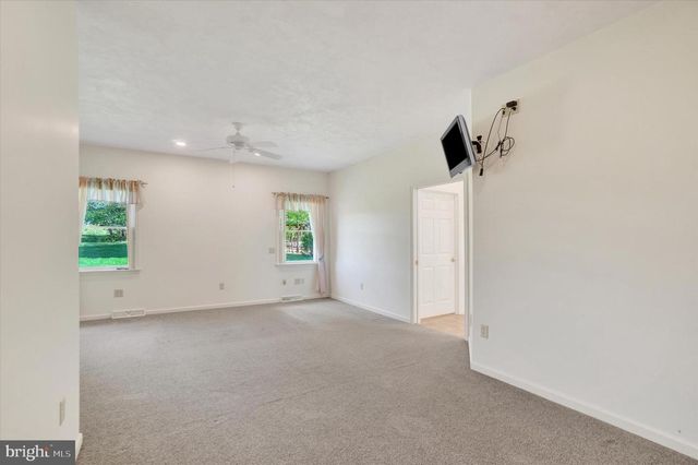 4192 EVERGREEN RD, Felton, PA 17322
