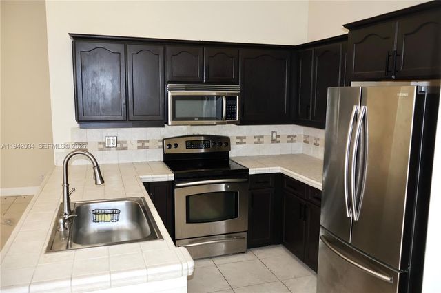 1521 NW 105th Ave, Plantation, FL 33322