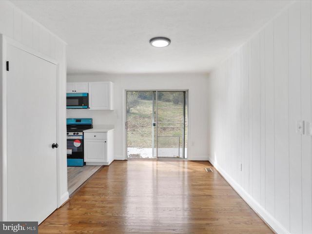 310 CRAWFORD LN, Great Cacapon, WV 25422