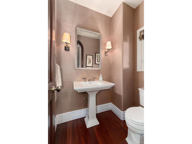 4450 W Caspian Cir, Littleton, CO 80128