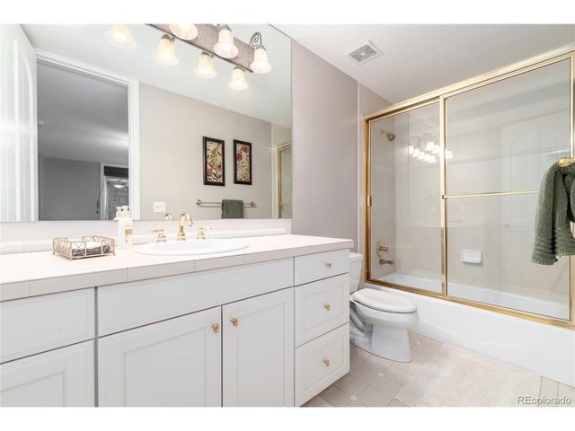 4450 W Caspian Cir, Littleton, CO 80128