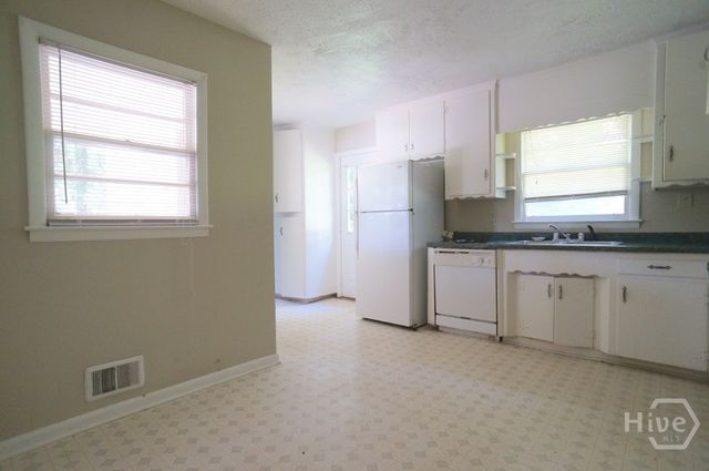 435 Barnett Shoals Road, Athens, GA 30605