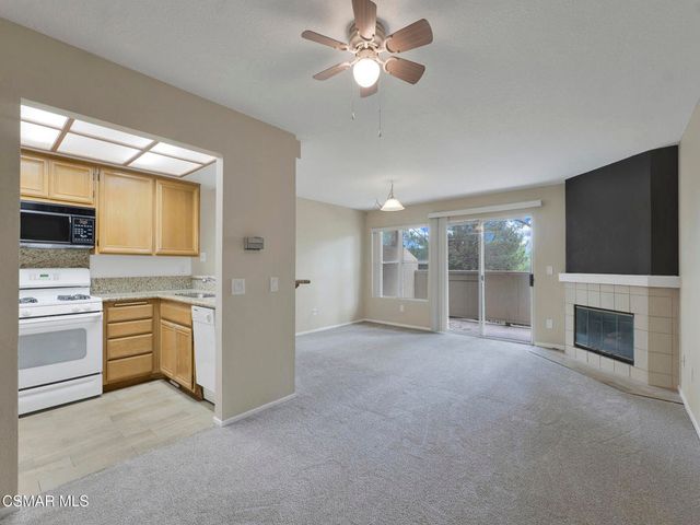 2731 Erringer Road 28, Simi Valley, CA 93065