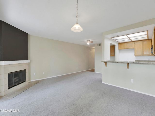 2731 Erringer Road 28, Simi Valley, CA 93065