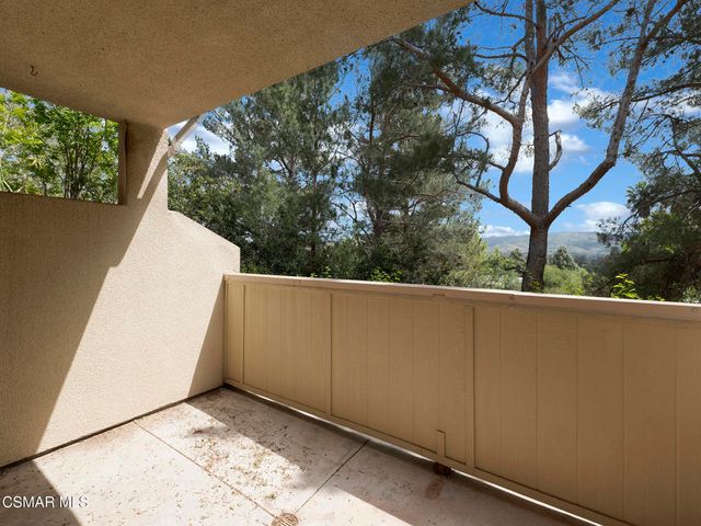 2731 Erringer Road 28, Simi Valley, CA 93065