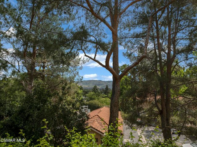 2731 Erringer Road 28, Simi Valley, CA 93065