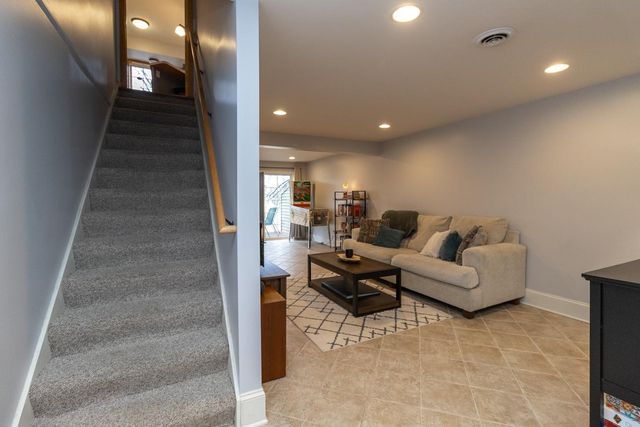 18358 Coneflower Lane, Eden Prairie, MN 55346