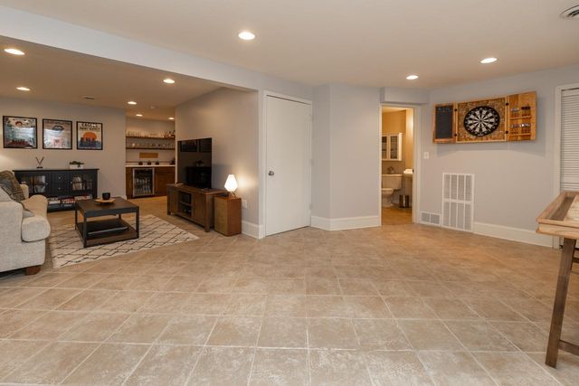 18358 Coneflower Lane, Eden Prairie, MN 55346