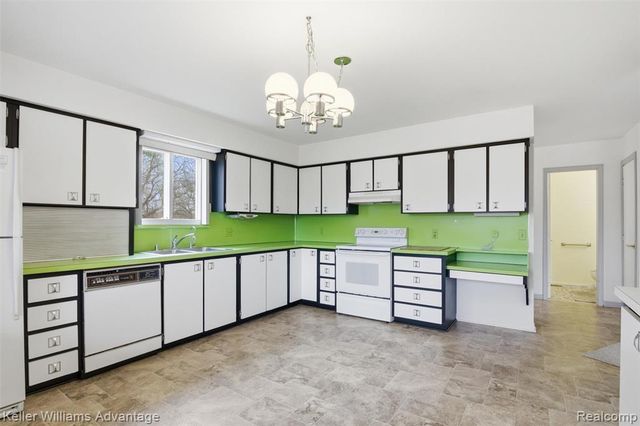 7670 7 Mile Road, Northville, MI 48167