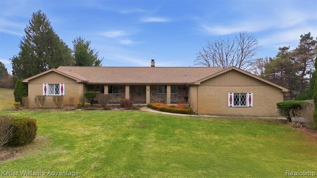 7670 7 Mile Road, Northville, MI 48167