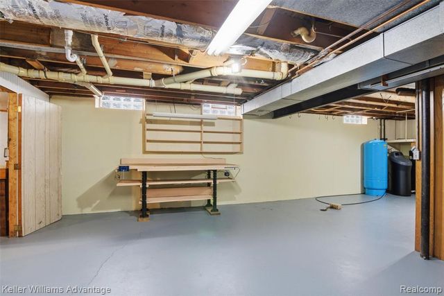 7670 7 Mile Road, Northville, MI 48167